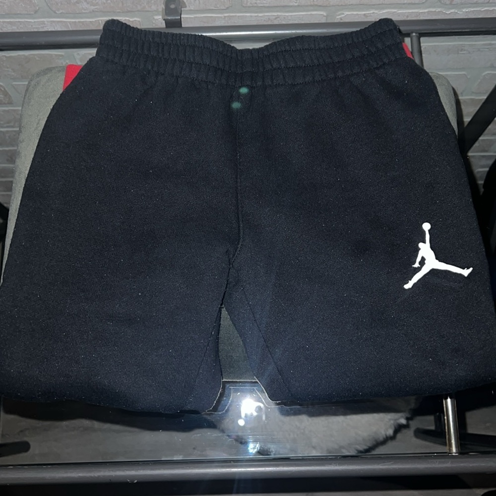 𝙰𝙸𝚁 𝙹𝙾𝚁𝙳𝙰𝙽 𝙷𝙾𝙾𝙳𝙸𝙴 𝚂𝚆𝙴𝙰𝚃𝚂𝚄𝙸𝚃 - Picture 4 of 7